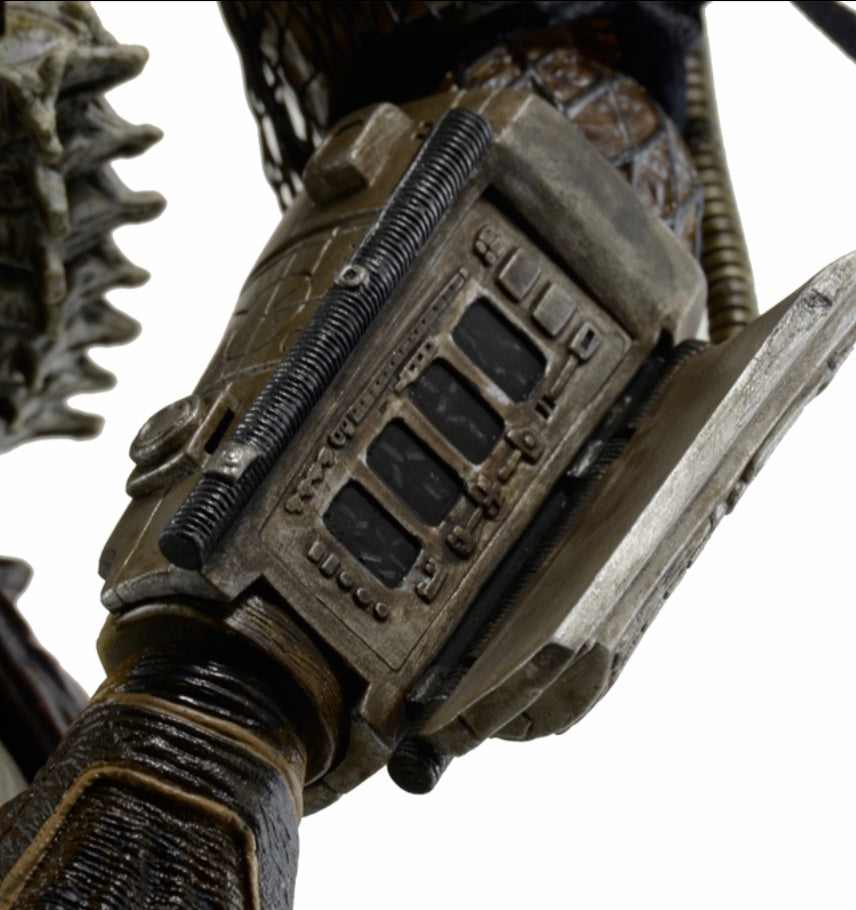 NECA 1/4 Scale Action Figure Predator Jungle Hunter with LED Lights