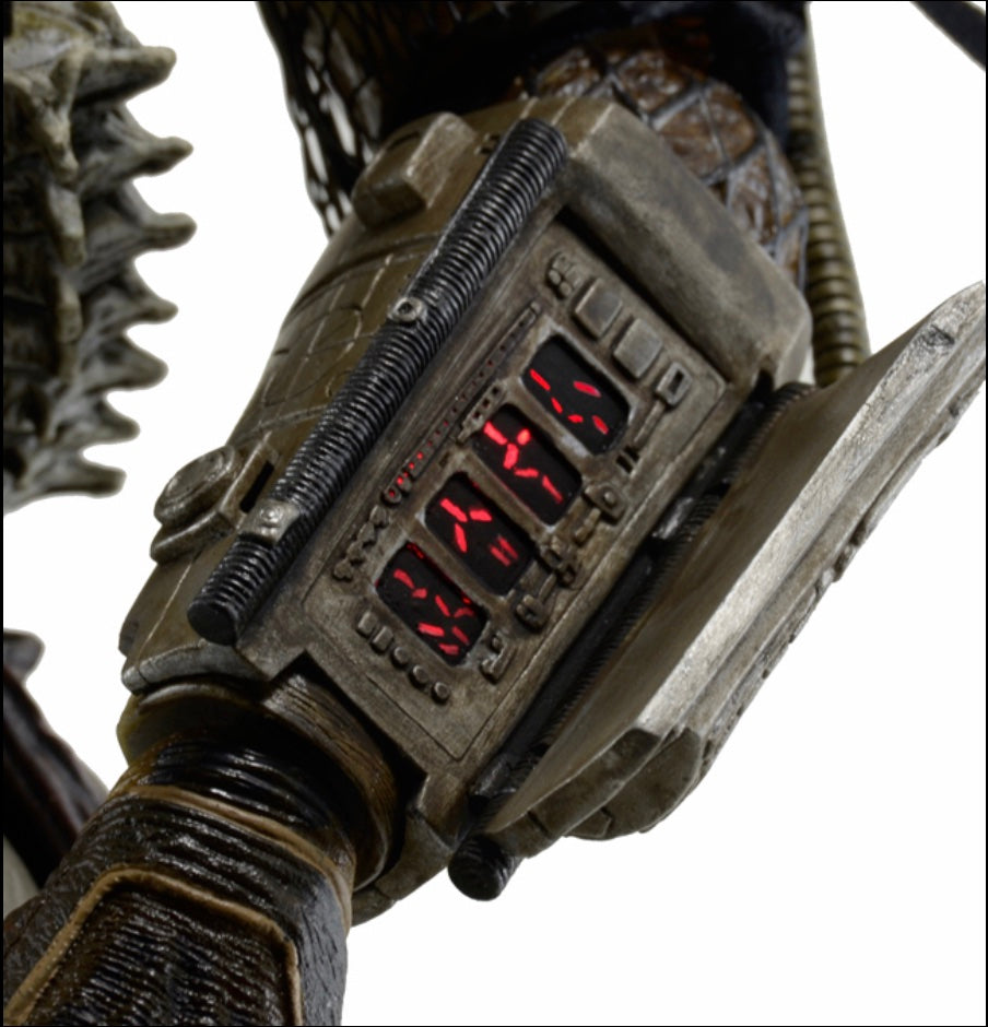 NECA 1/4 Scale Action Figure Predator Jungle Hunter with LED Lights