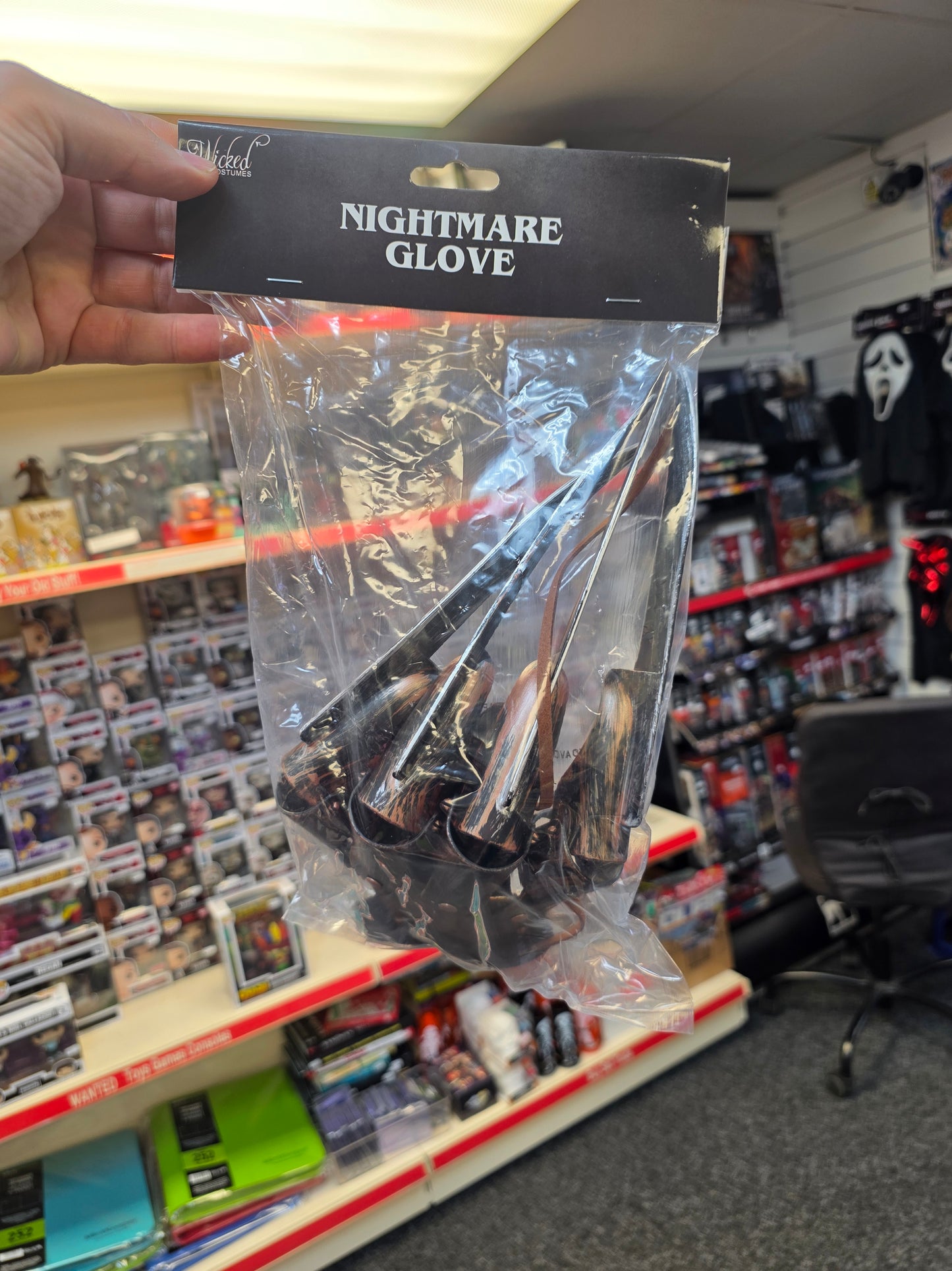 Nightmare Gloves Freddy Scissor Hand Glove Adults Fancy Dress Prop