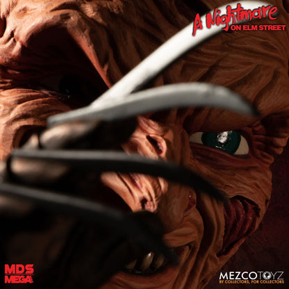 MEZCO 15" Mega Scale with Sound A Nightmare on Elm Street Freddy Krueger