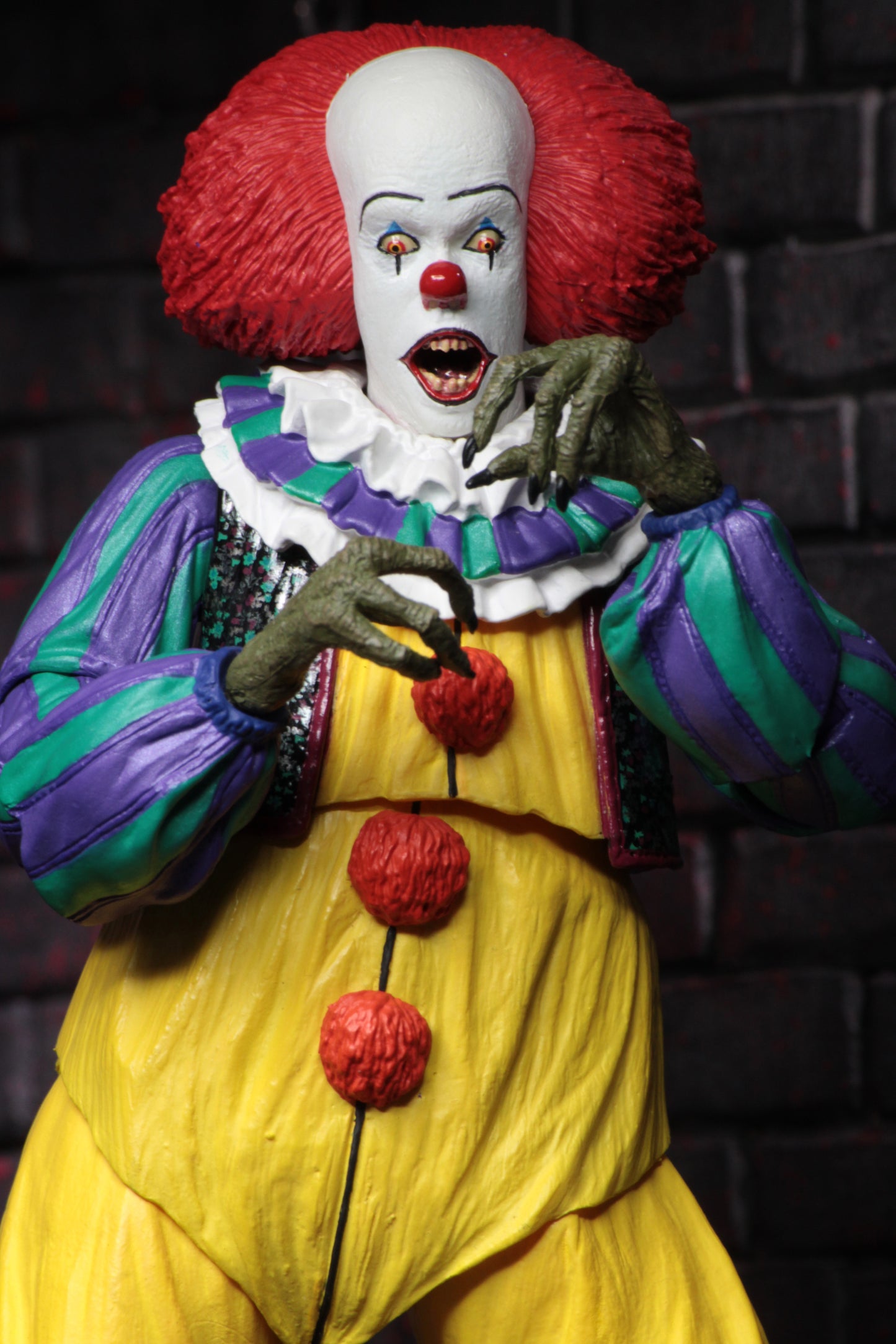 NECA 7" Scale Ultimate Action Figure IT 1990 Pennywise